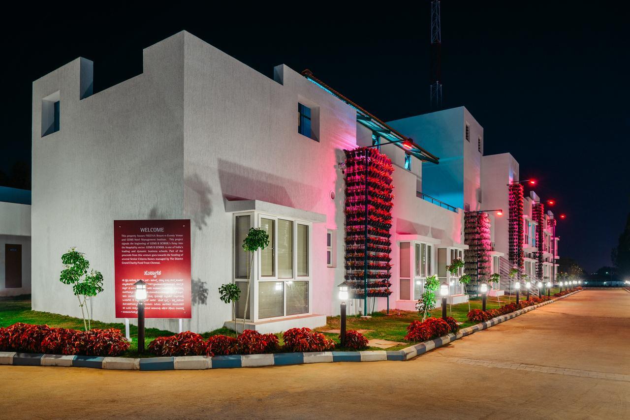 Fiestaa Resort n Events Venue Devanahalli Buitenkant foto