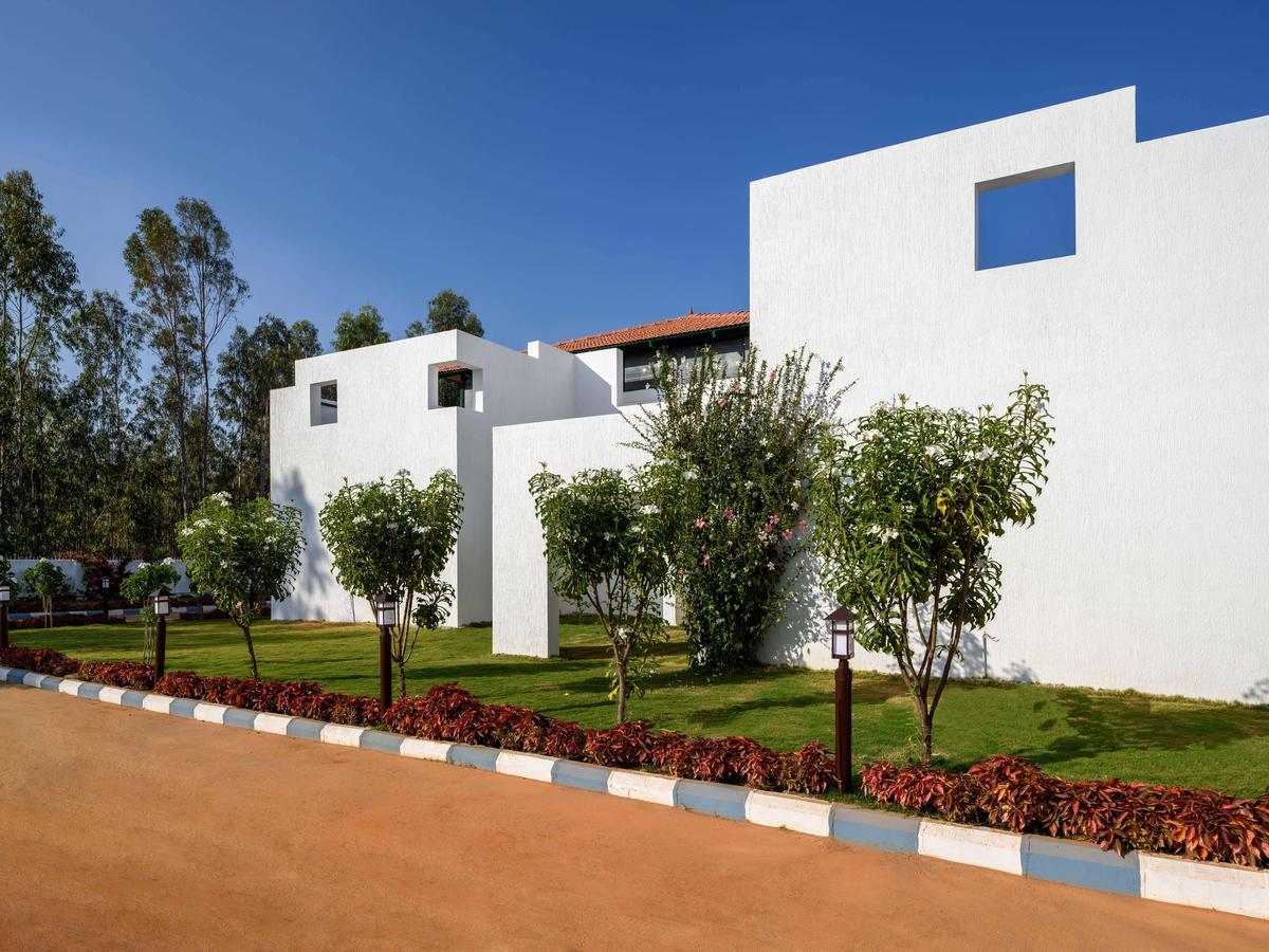 Fiestaa Resort n Events Venue Devanahalli Buitenkant foto