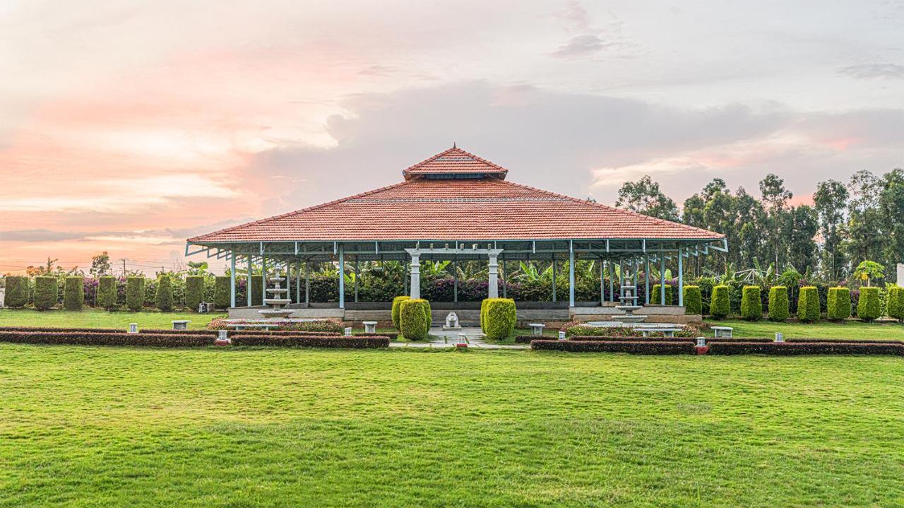 Fiestaa Resort n Events Venue Devanahalli Buitenkant foto
