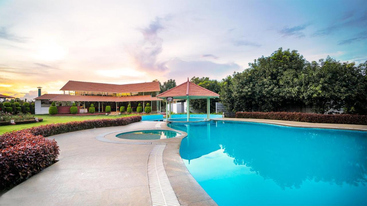 Fiestaa Resort n Events Venue Devanahalli Buitenkant foto