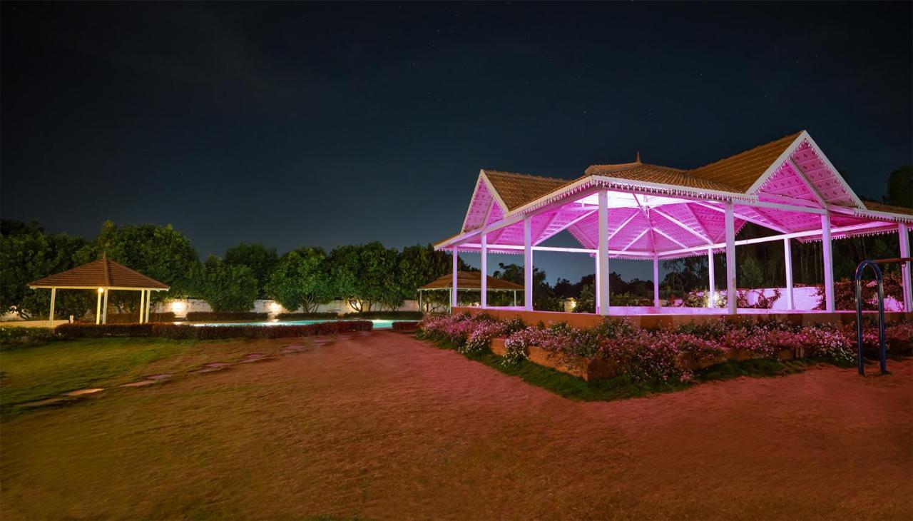 Fiestaa Resort n Events Venue Devanahalli Buitenkant foto
