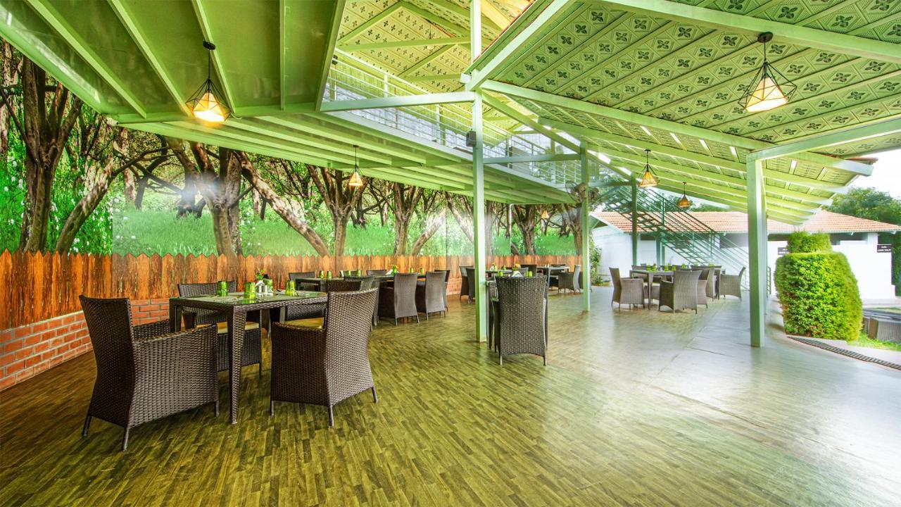 Fiestaa Resort n Events Venue Devanahalli Buitenkant foto