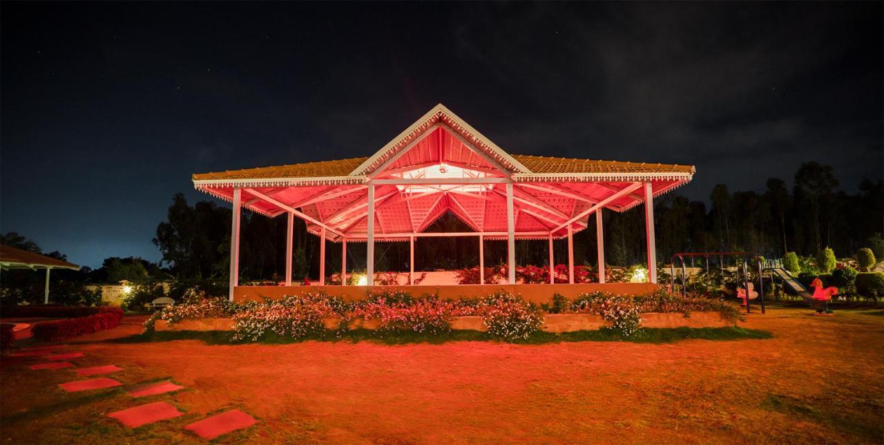 Fiestaa Resort n Events Venue Devanahalli Buitenkant foto